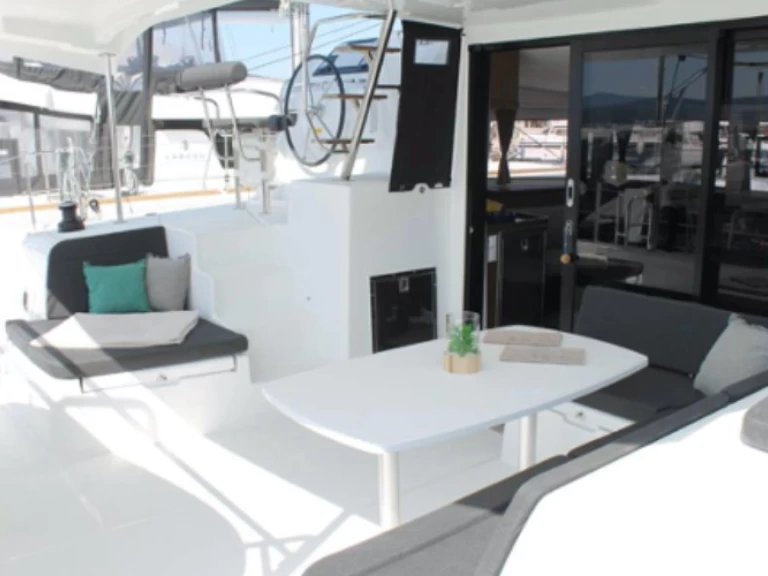 Alquiler de Lagoon Lagoon 42 en Saint-Raphaël