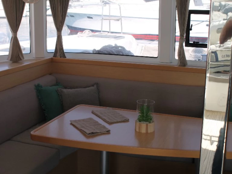 Alquiler de barcos Saint-Raphaël barato de Lagoon 42