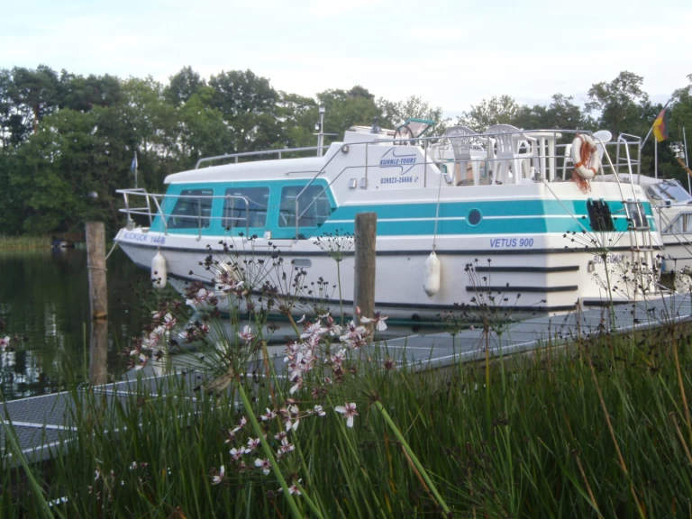 Alquiler de  Vetus 900 en Mildenberg