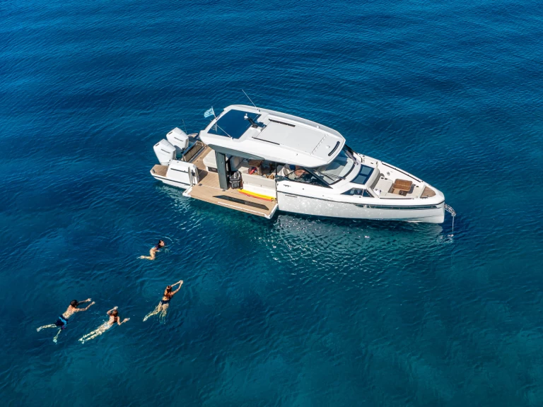 Lancha para alquilar Pórto Chéli al mejor precio