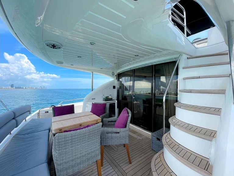 Sunseeker TWINS de alquiler a Bahamas
