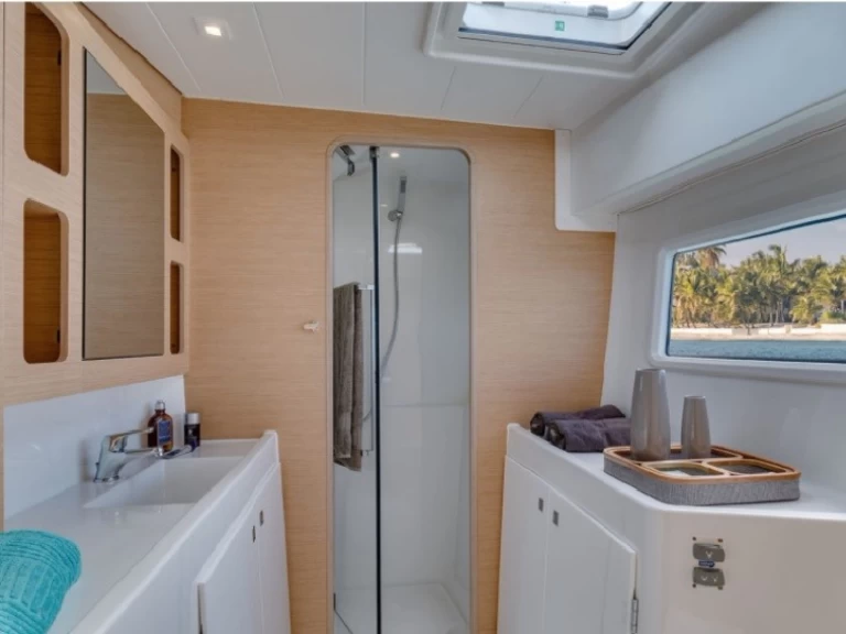 Catamarán para alquilar Olbia al mejor precio