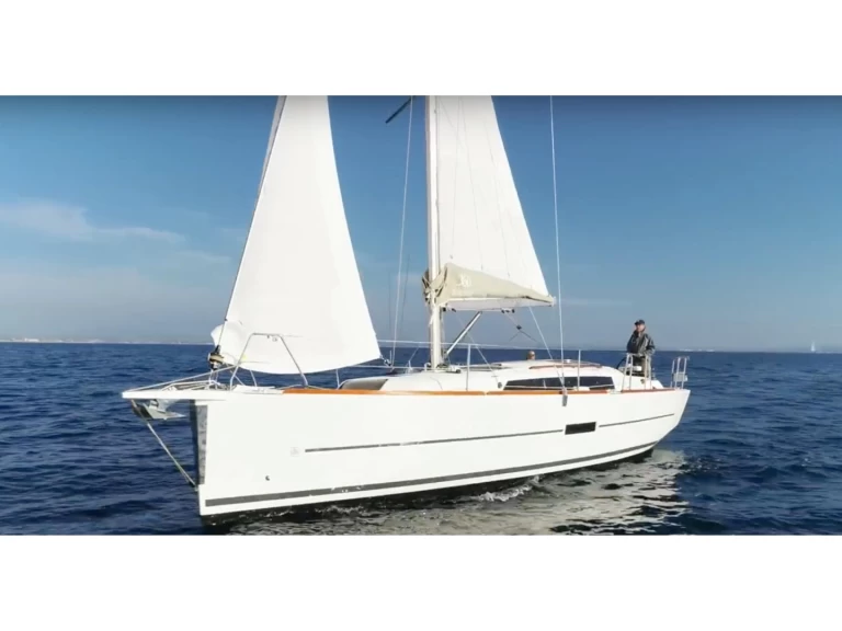 Alquiler de Dufour Dufour 360 Grand Large 2.20 draft en Furnari