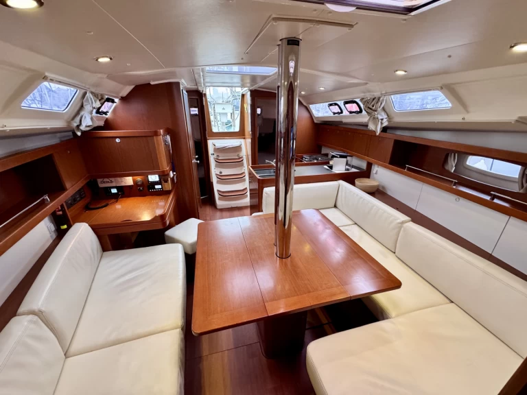 Alquiler de Velero, con o sin patrón Bénéteau Saint-Gilles-Croix-de-Vie