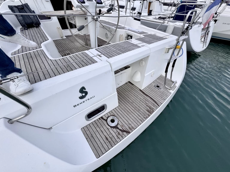 Alquiler Velero en Saint-Gilles-Croix-de-Vie - Bénéteau Oceanis 37