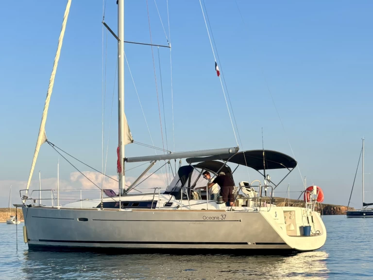 Alquiler de embarcaciones Bénéteau Oceanis 37 enSaint-Gilles-Croix-de-Vie en Samboat
