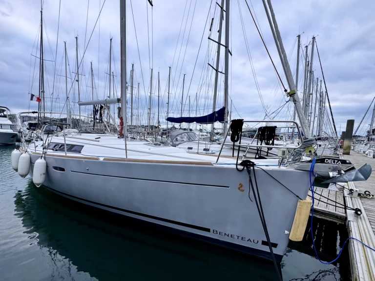 Alquiler de Velero, con o sin patrón Bénéteau Saint-Gilles-Croix-de-Vie