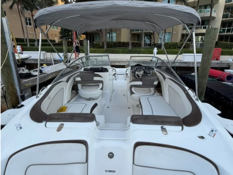 Lancha para alquilar Miami al mejor precio