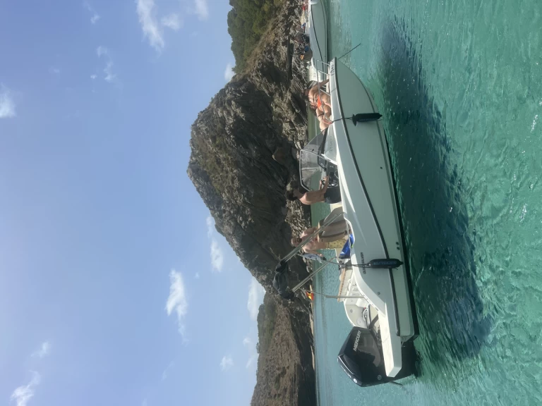 Alquiler de barcos Mahón barato de 675 sundeck