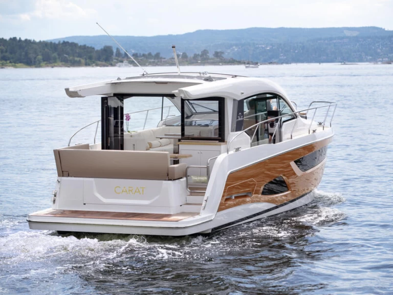 Sealine Sealine C390 de alquiler a Pula