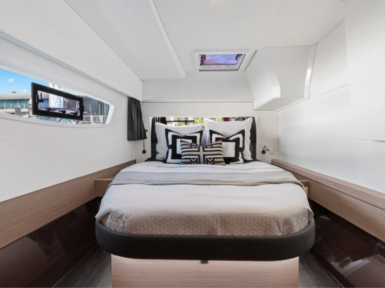 Fountaine Pajot Astrea 42 de alquiler a Palermo