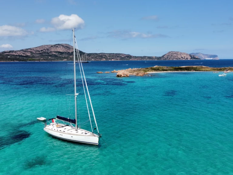 Velero para alquilar Cagliari Port al mejor precio