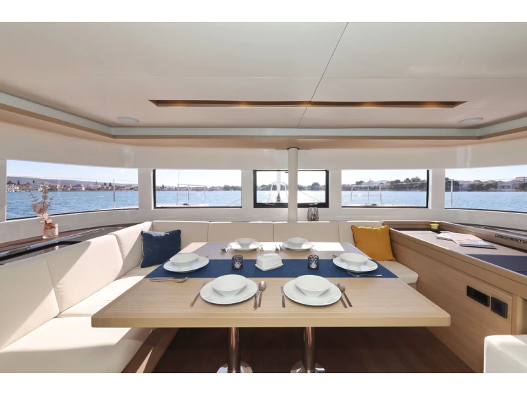 Alquiler de Catamarán, con o sin patrón Lagoon Sukošan