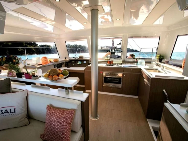 Alquiler Catamarán Bali con o sin  título de navegación