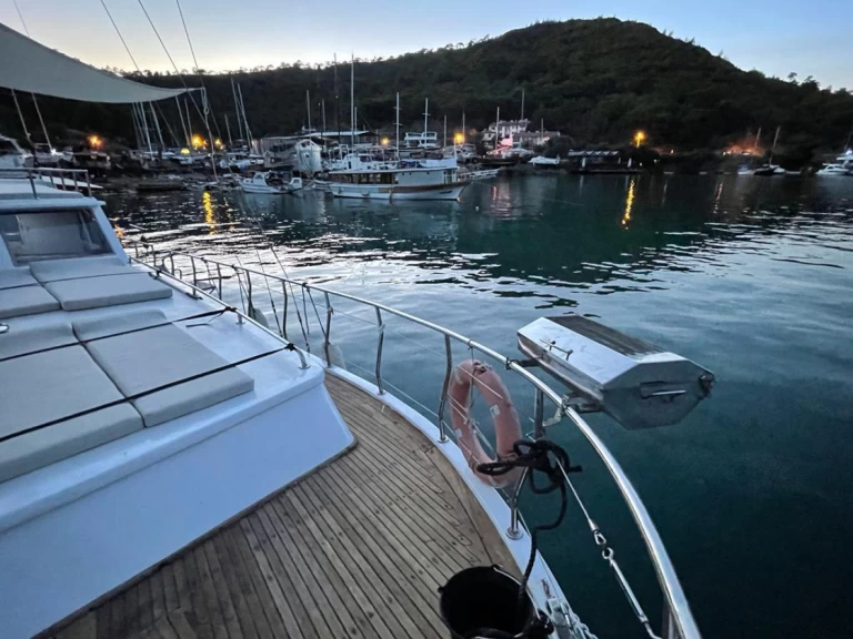 Velero para alquilar Fethiye Harbour al mejor precio