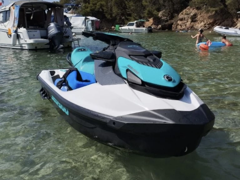 Alquiler Moto de agua Sea-Doo con o sin  título de navegación