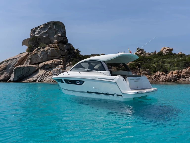 Alquiler de embarcaciones Jeanneau LEADER 9 HT enCannigione en Samboat