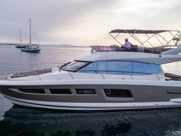 Alquiler de embarcaciones Prestige Yachts Prestige 500 enAntibes en Samboat