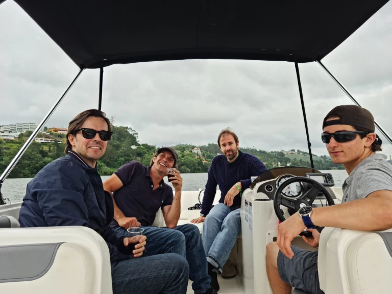 Bayliner Bayliner 180 Element XL de alquiler a Oporto