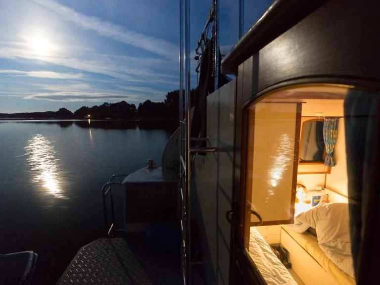 Casa flotante para alquilar Mildenberg al mejor precio