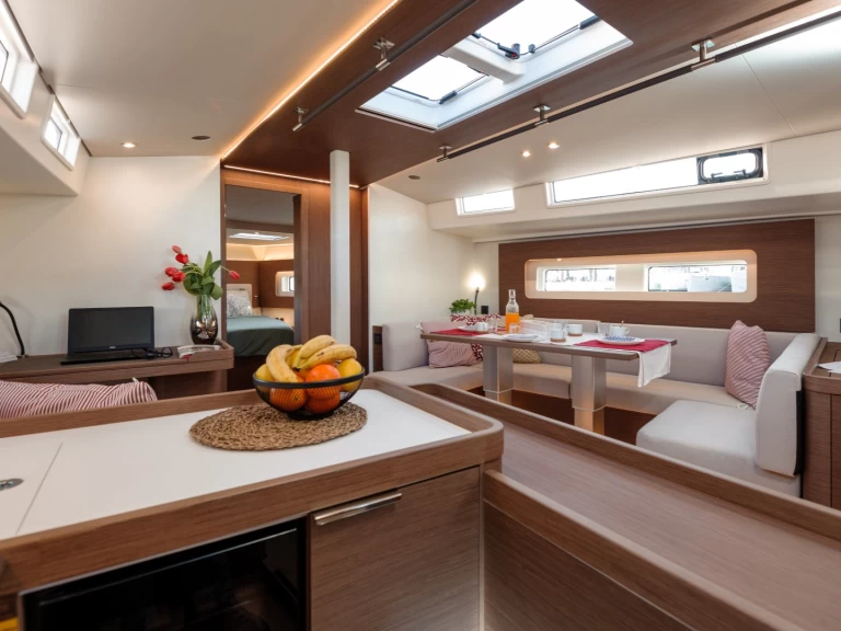Alquiler de Bénéteau Oceanis Yacht 54 en Seget Donji