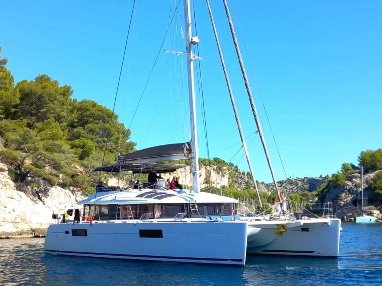 Alquiler de embarcaciones Lagoon EVER III enCórcega en Samboat