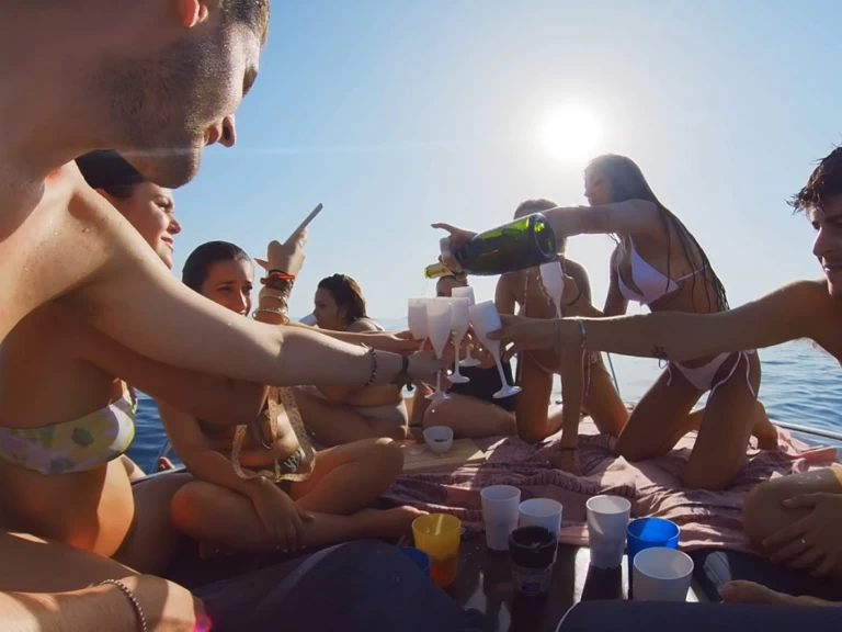 Lancha para alquilar Fuengirola al mejor precio