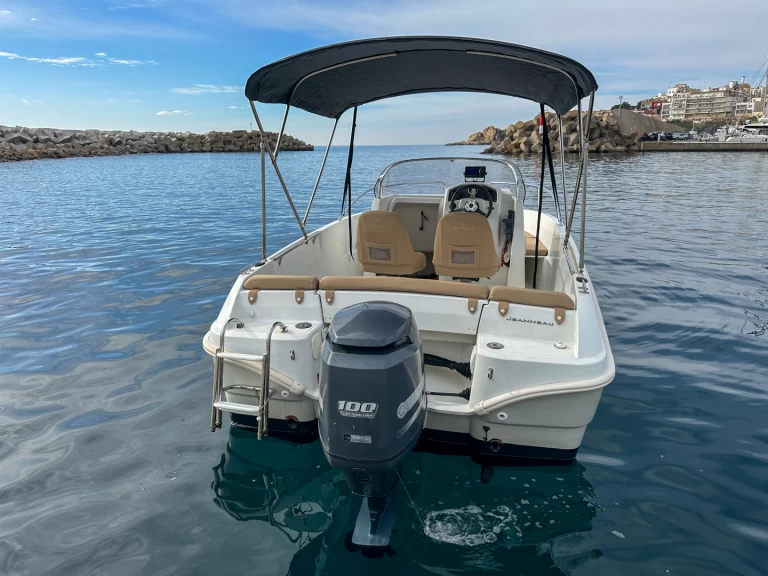 Alquiler de Jeanneau Cap Camarat 5.5 CC en Palamós