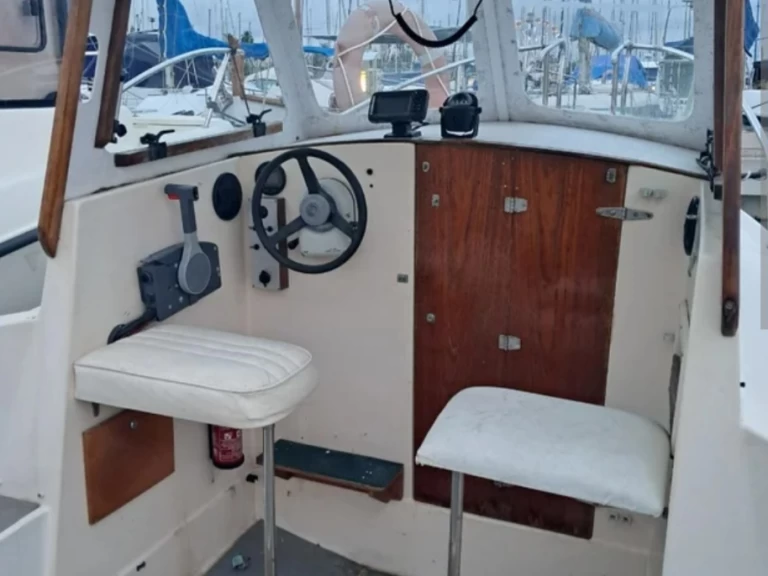 Alquiler Lancha Artaban con o sin  título de navegación