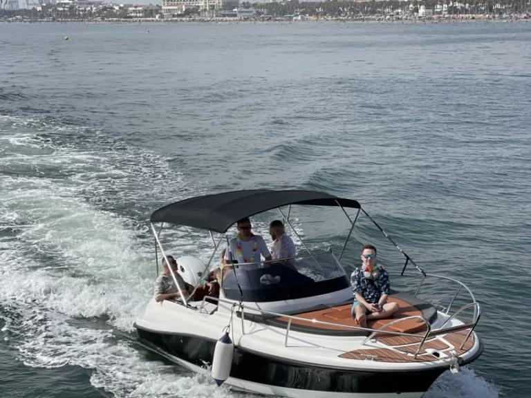 Alquiler Lancha Poluesterboat con o sin  título de navegación