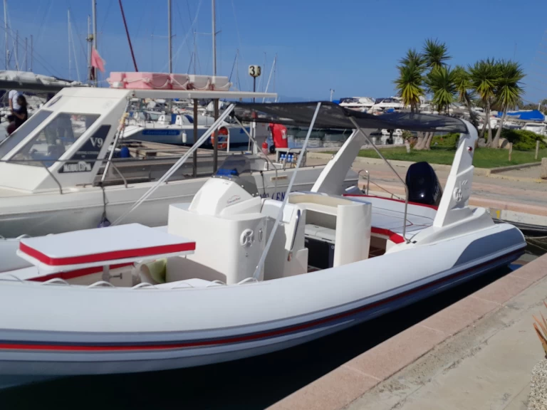 Alquiler Neumática Kardis con o sin  título de navegación