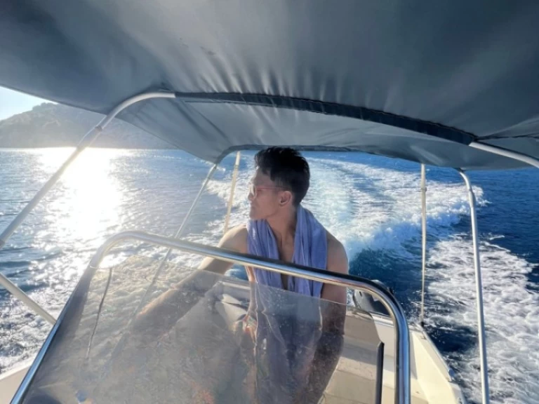 Lancha para alquilar Kolýmpia al mejor precio