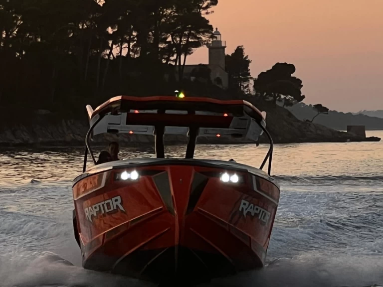 Alesta Raptor de alquiler a Zadar