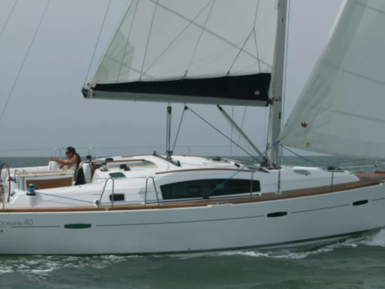 Alquiler Velero en Arzon - 4 OCEANIS 40