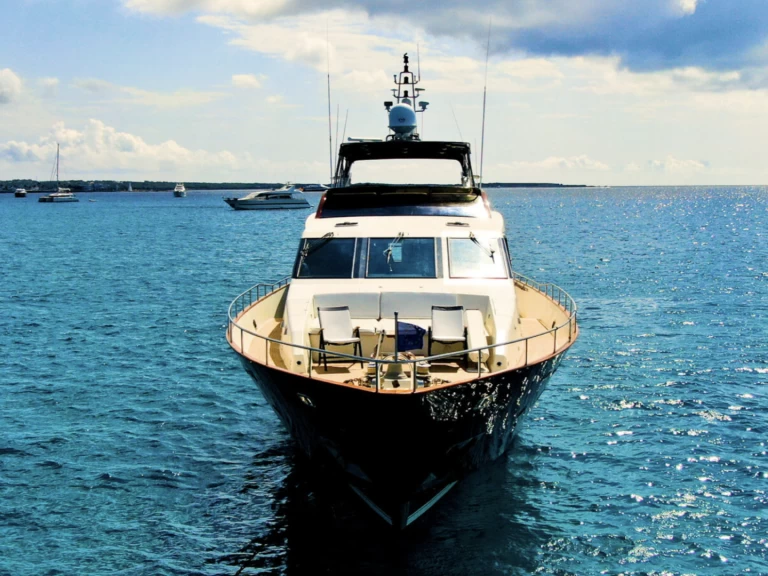Alquiler de Yate de lujo, con o sin patrón Guy Couach Ibiza Magna