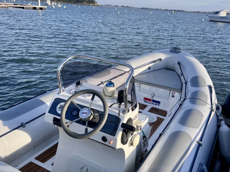 Alquiler de Neumática, con o sin patrón Valiant Vannes