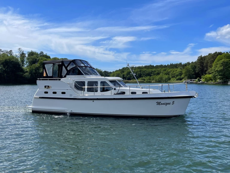 Alquiler de barcos Waren (Müritz) barato de Gruno Excellent 37