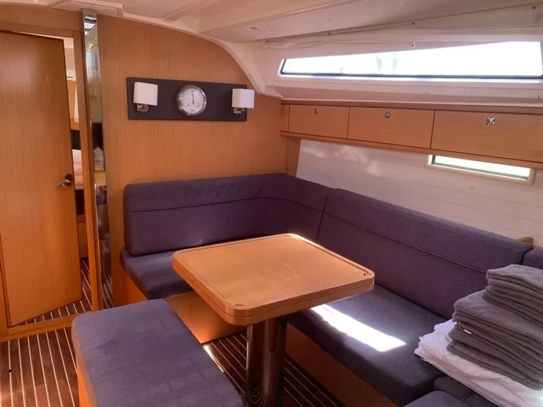 Bavaria Cruiser 41 de alquiler a Sukošan