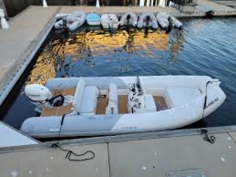 Alquiler de embarcaciones Zodiac ZODIAC MEDLINE 580 enArzon en Samboat