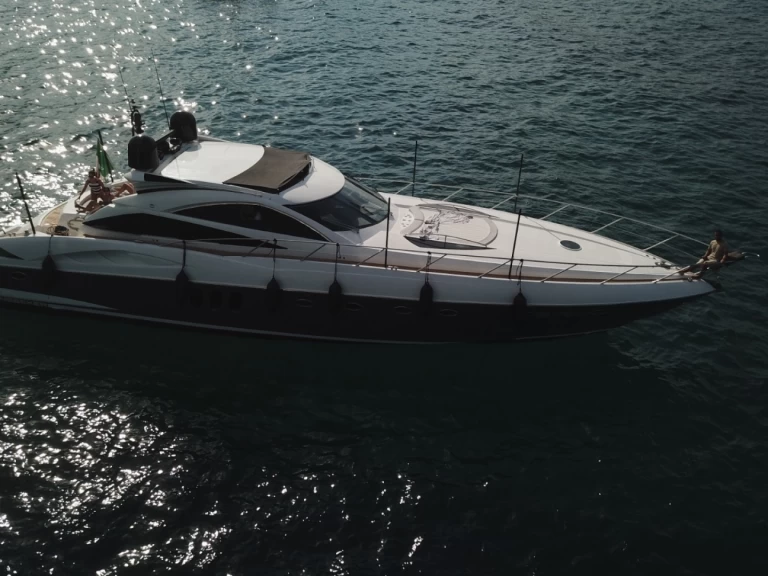 Sunseeker Predator 68 de alquiler a Monopoli