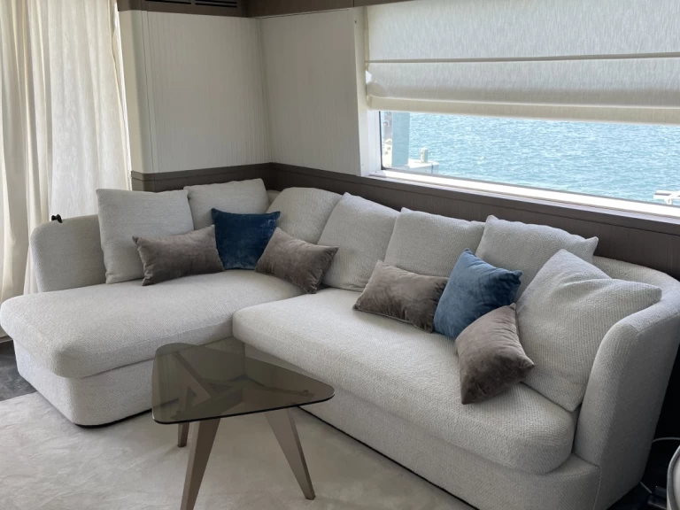 Alquiler de Yate de lujo, con o sin patrón Azimut Sukošan