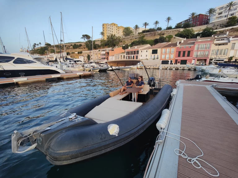 Alquiler de Neumática, con o sin patrón Maestrale Mahón