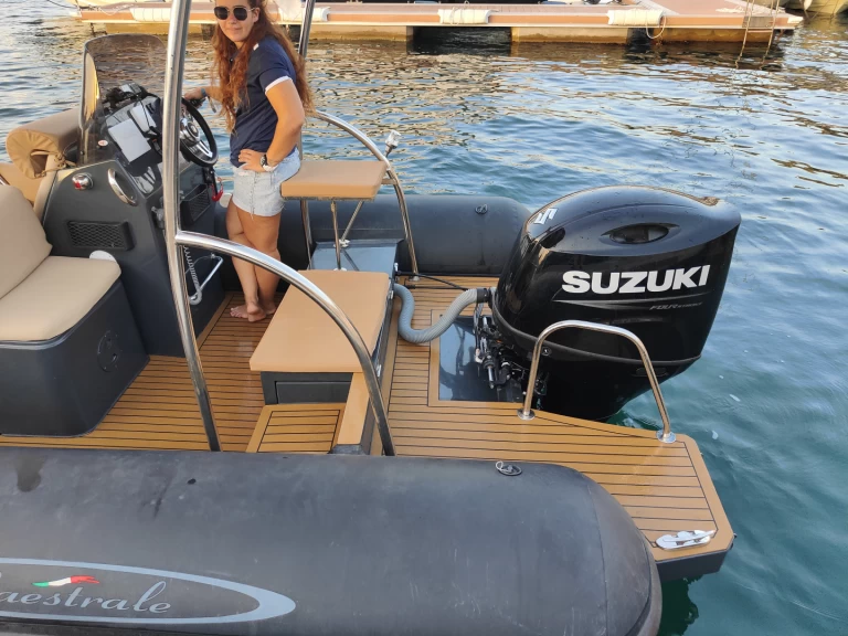 Alquiler Neumática Maestrale con o sin  título de navegación