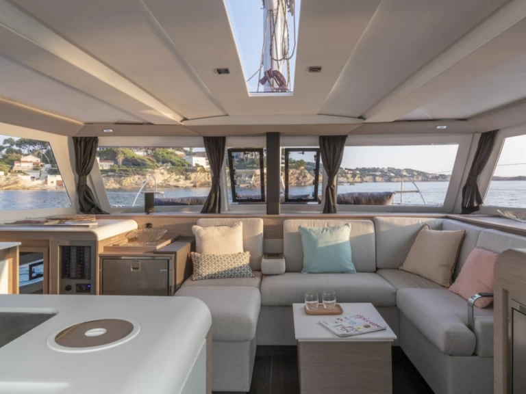 Alquiler de embarcaciones Fountaine Pajot Isla 40 enAdaköy en Samboat