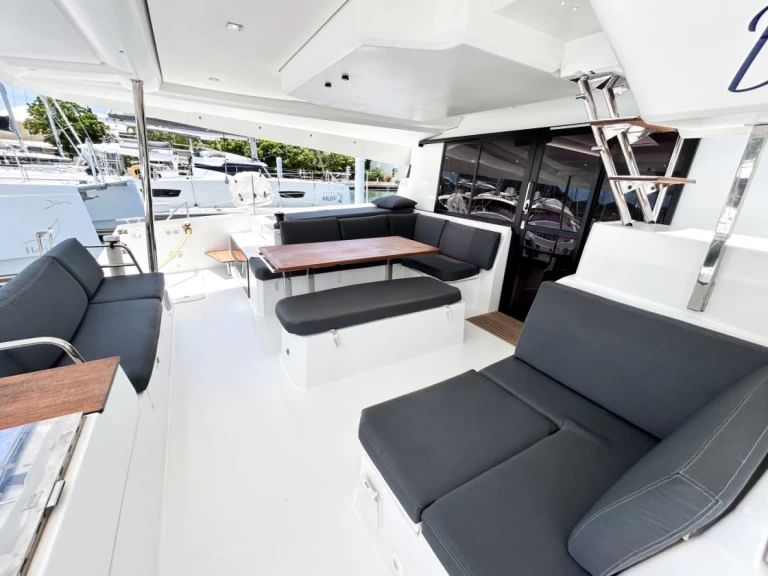 Alquiler Catamarán Fountaine Pajot con o sin  título de navegación