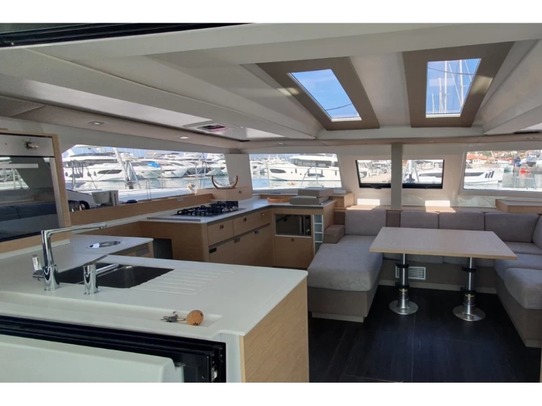 Catamarán para alquilar Seget Donji al mejor precio