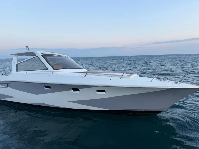 Alquiler de Lancha, con o sin patrón Ferretti Salerno