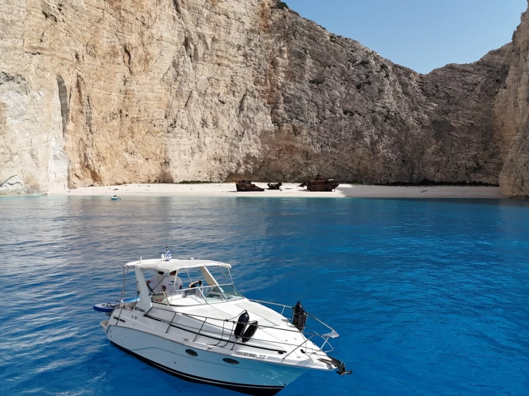 Alquiler de Cruisers Rogue 2670 en Poros, Kefalonia