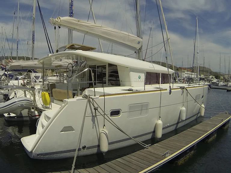 Catamarán para alquilar Trogir al mejor precio