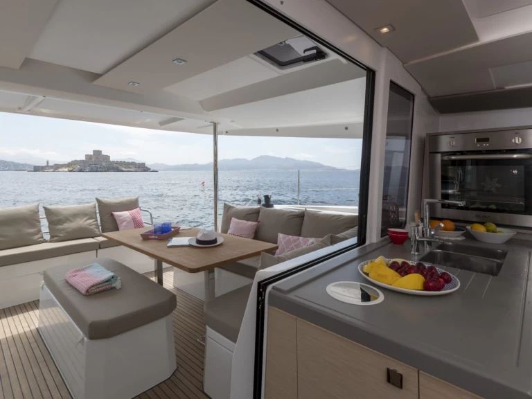Fountaine Pajot Astrea 42 de alquiler a Palermo
